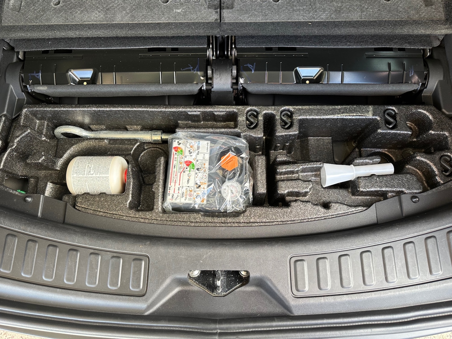 Used Land Rover Discovery Sport 2019 for sale - 76543112: Photo 46