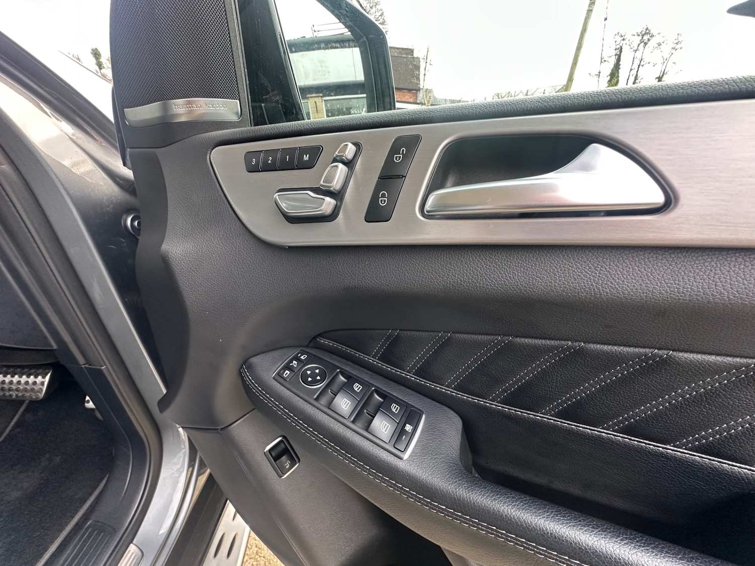 Vehicle 28