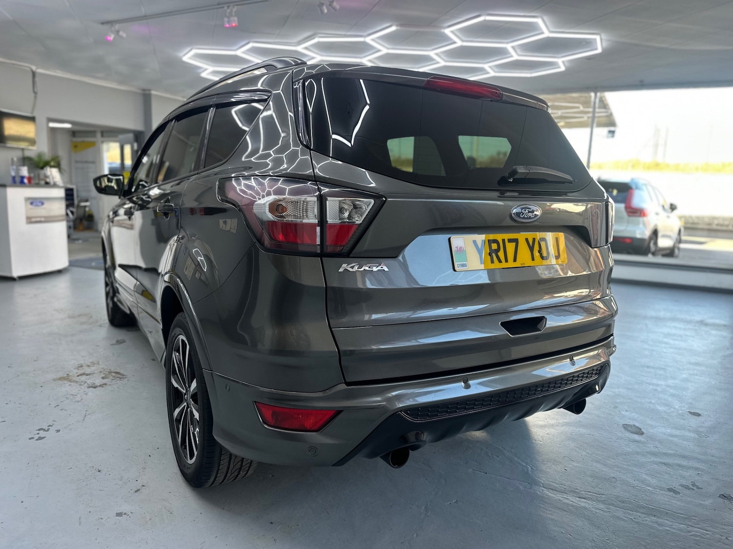 Used Ford Kuga 2017 for sale - 77718546: Photo 2