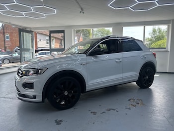 Used Volkswagen T-Roc 2018 for sale - 78764402: Photo