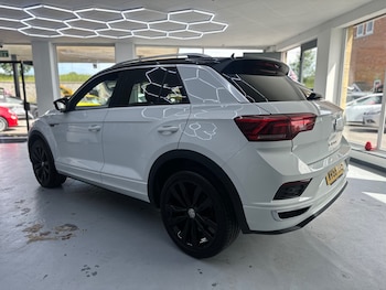 Used Volkswagen T-Roc 2018 for sale - 78764402: Photo