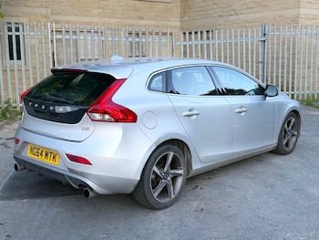 Used Volvo V40 2015 for sale - 78828371: Photo
