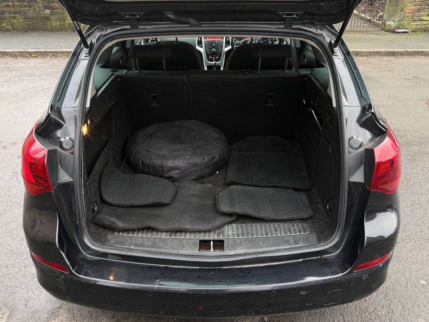 Used Vauxhall Astra 2011 for sale - 77637078: Photo 7