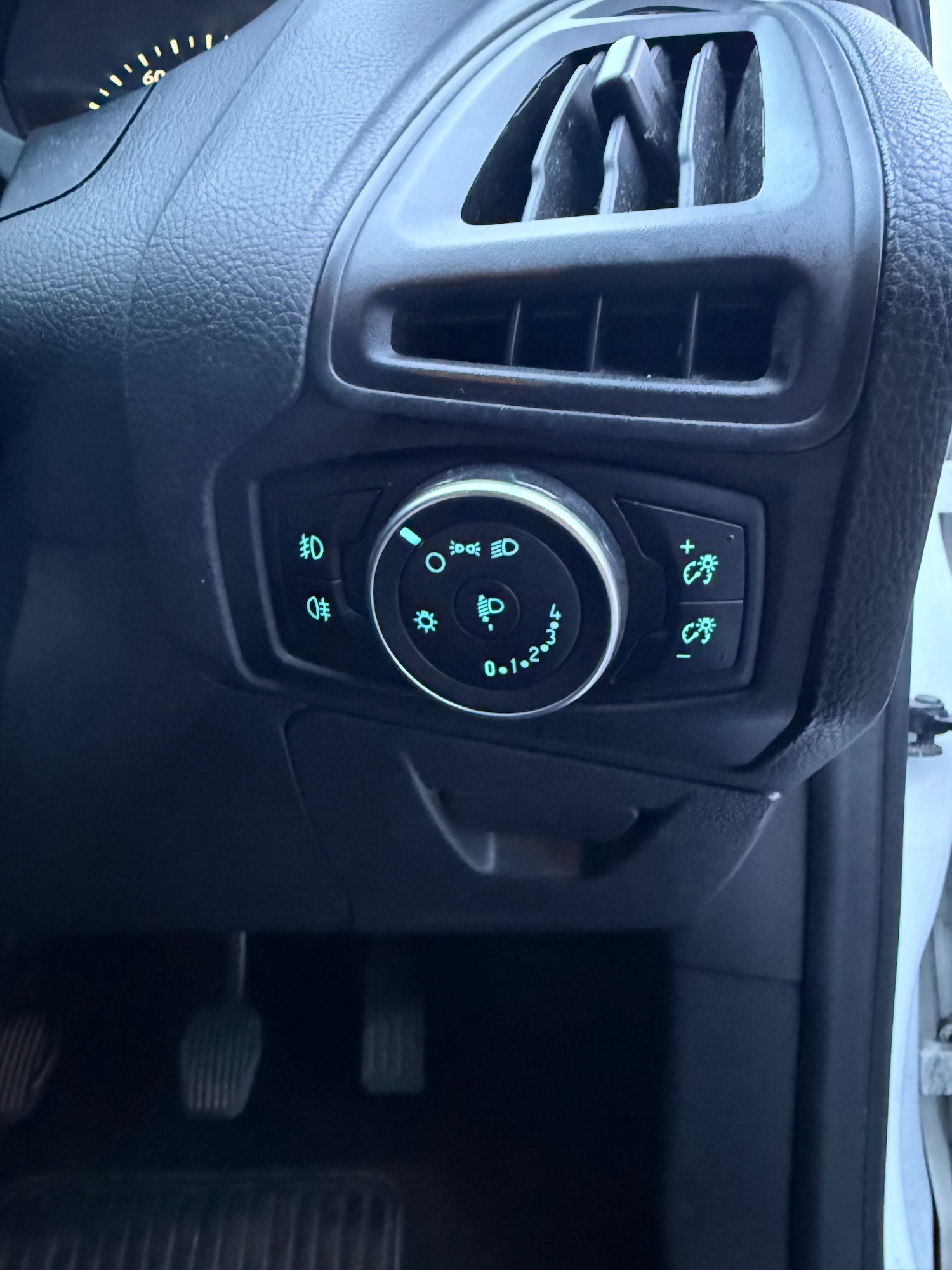 Used Ford Focus 2015 for sale - 77318651: Photo 16