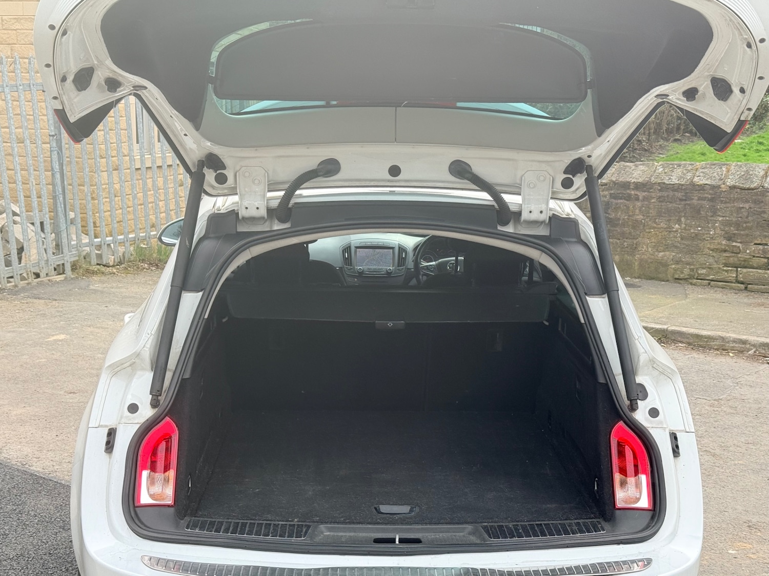 Used Vauxhall Insignia 2015 for sale - 78028030: Photo 7