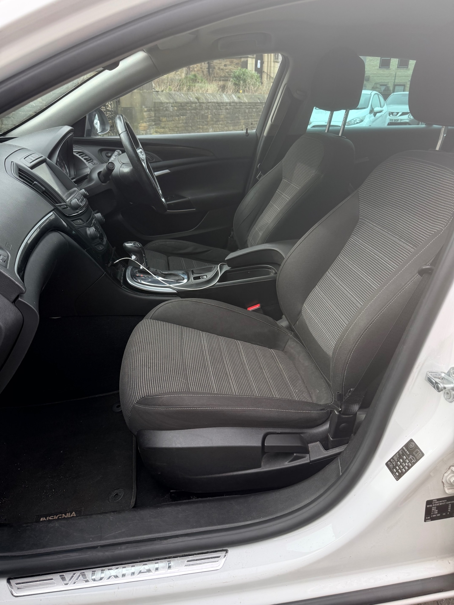 Used Vauxhall Insignia 2015 for sale - 78028030: Photo 8