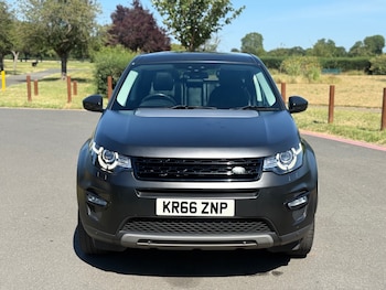 Used Land Rover Discovery Sport 2016 for sale - 79091888: Photo