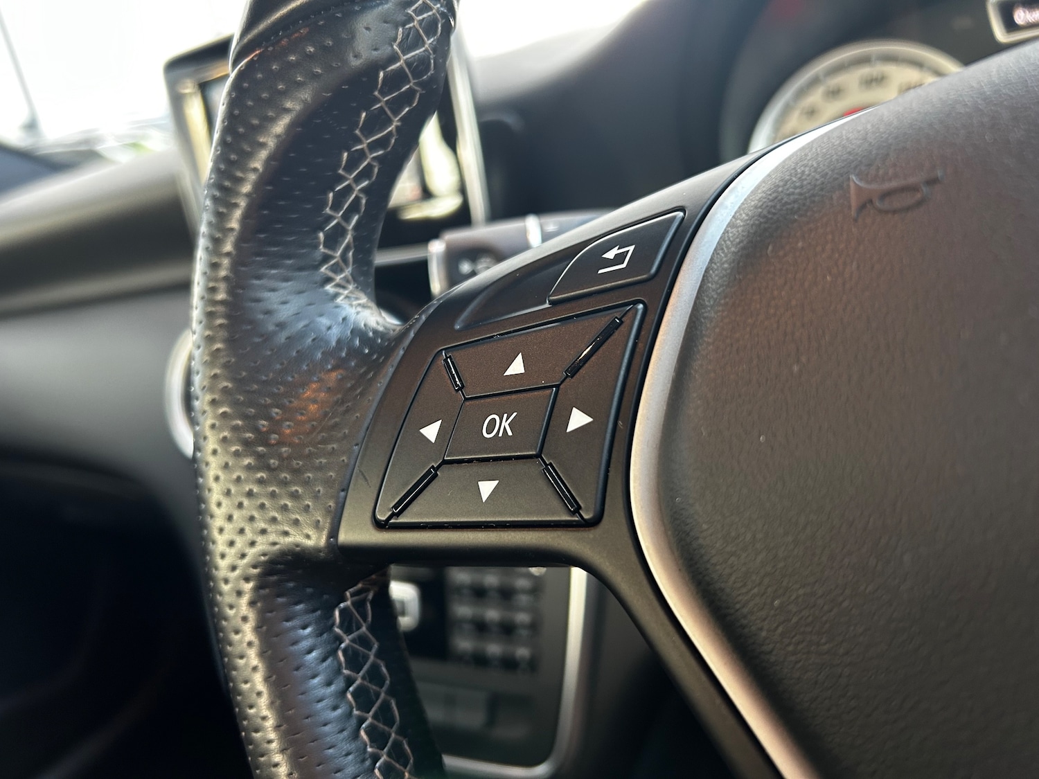 Used Mercedes-Benz A-Class 2015 for sale - 76819769: Photo 12