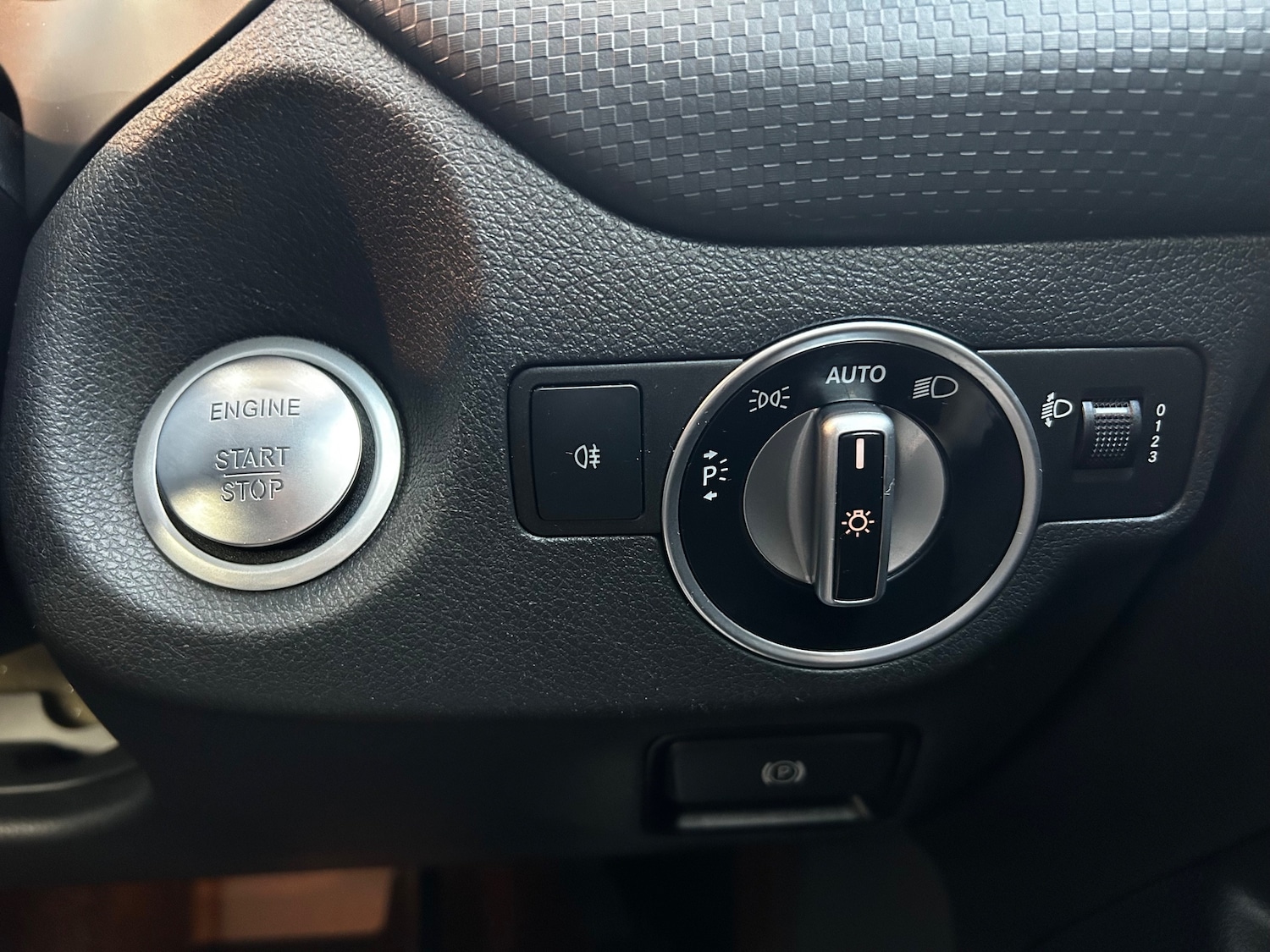 Used Mercedes-Benz A-Class 2015 for sale - 76819769: Photo 16