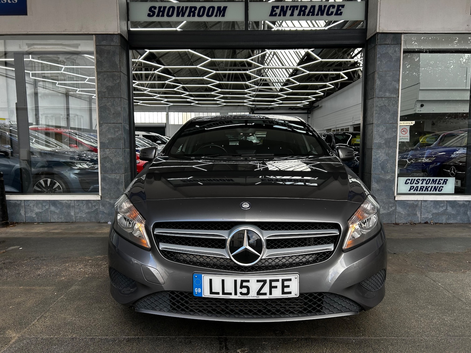 Used Mercedes-Benz A-Class 2015 for sale - 76819769: Photo 2
