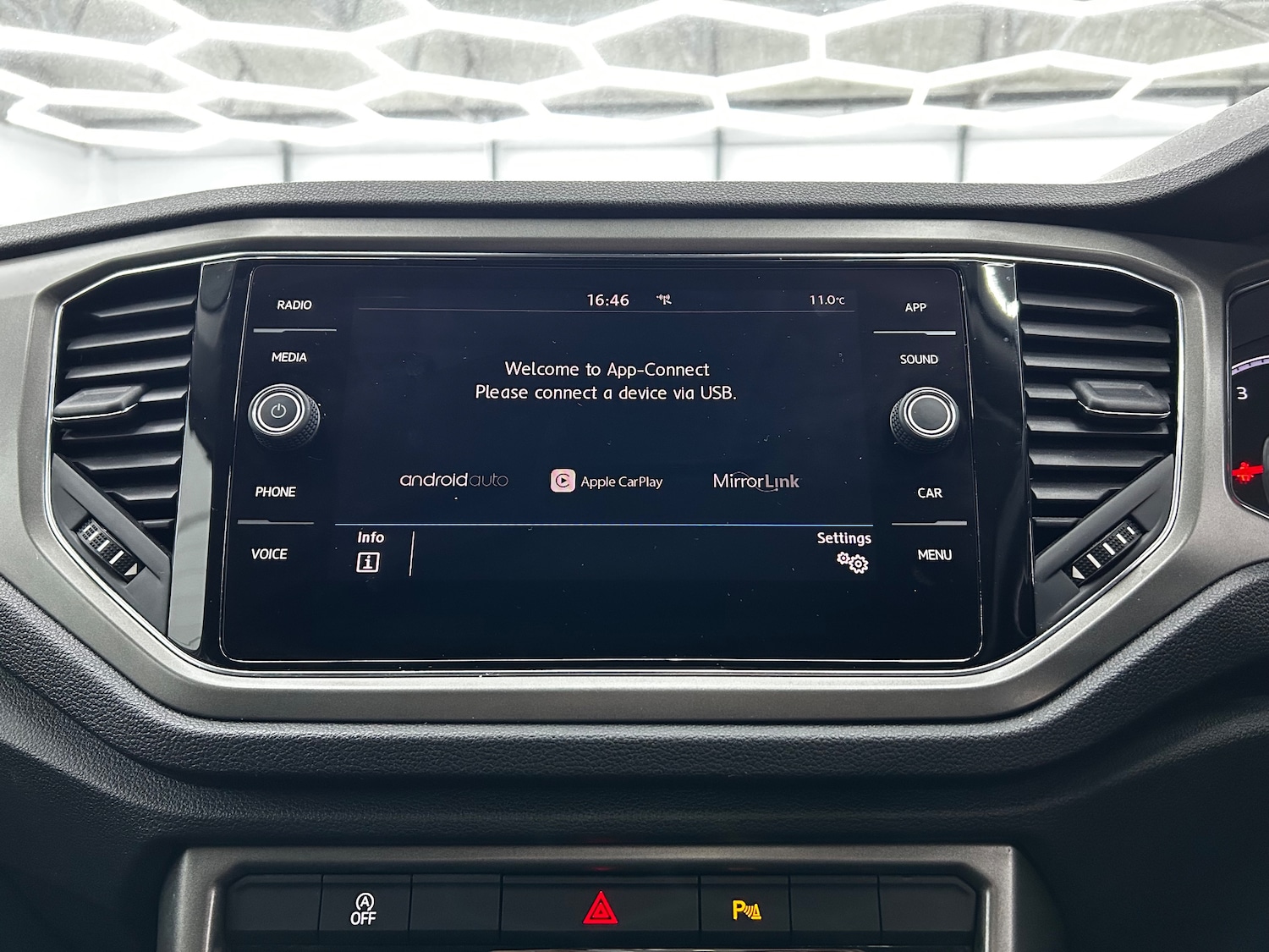 Used Volkswagen T-Roc 2020 for sale - 76613489: Photo 19