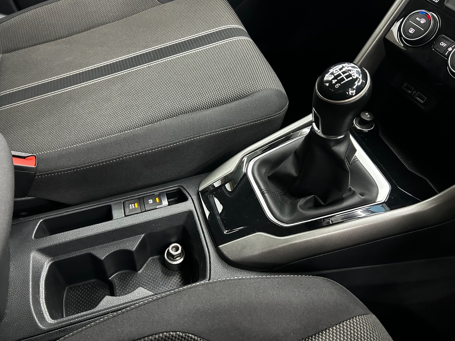 Used Volkswagen T-Roc 2020 for sale - 76613489: Photo 23