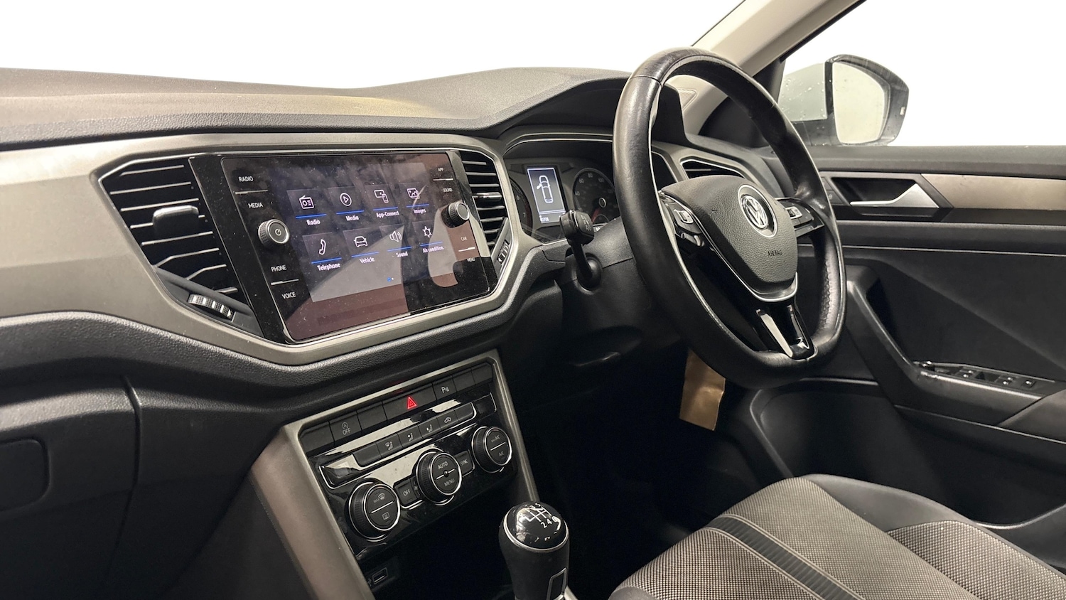 Used Volkswagen T-Roc 2020 for sale - 76613489: Photo 3