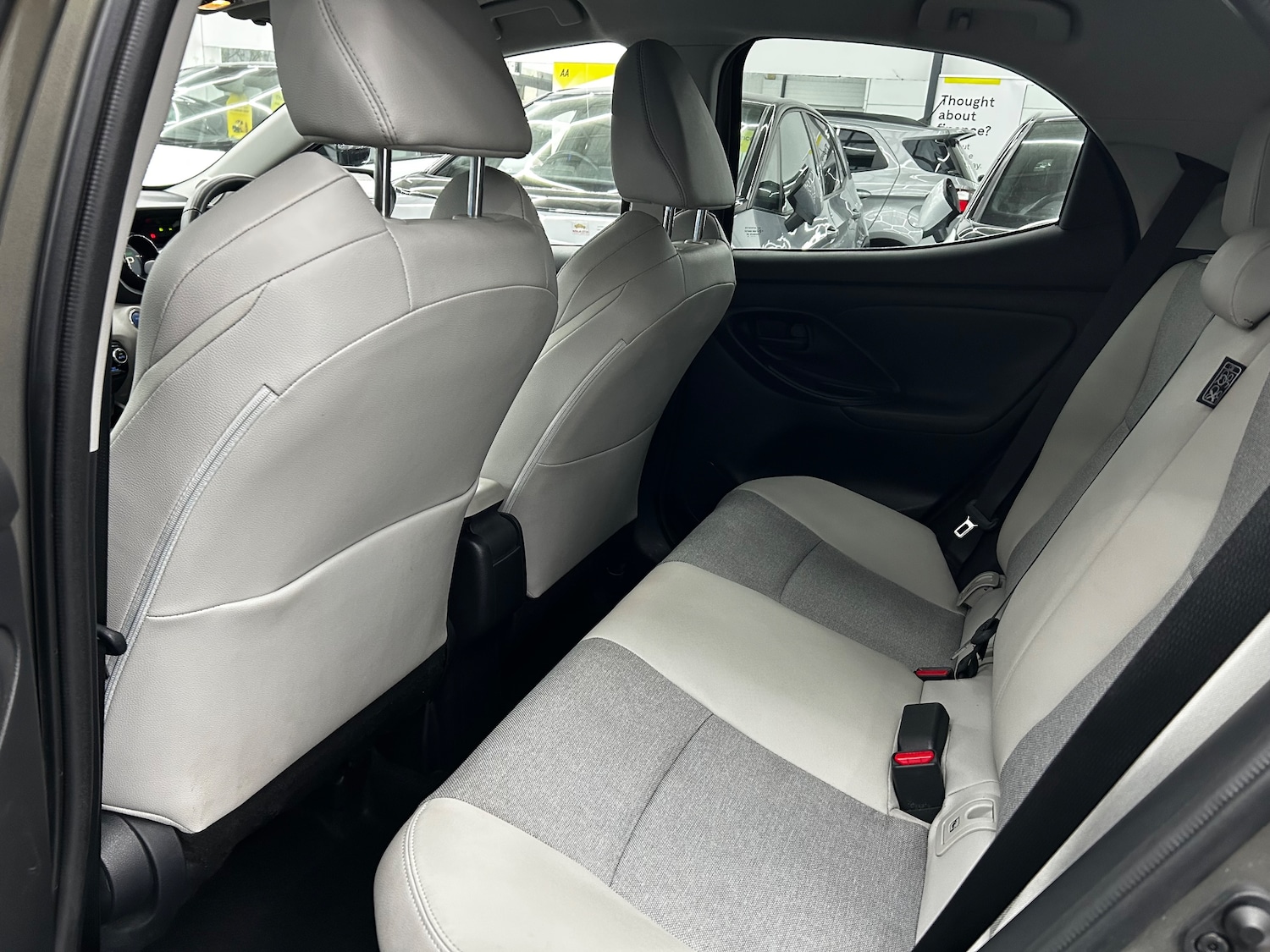 Used Toyota Yaris 2023 for sale - 77013966: Photo 24