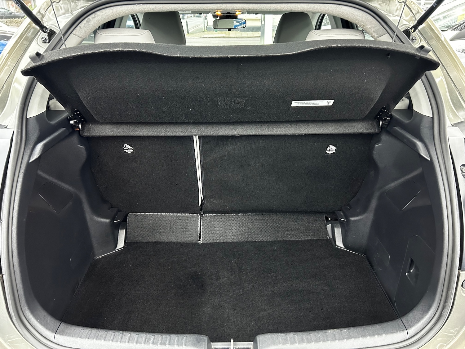 Used Toyota Yaris 2023 for sale - 77013966: Photo 25