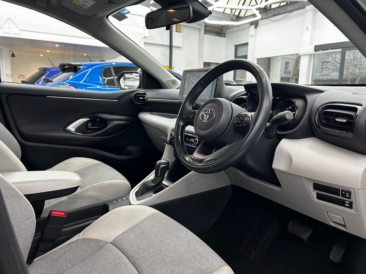 Used Toyota Yaris 2023 for sale - 77013966: Photo 9