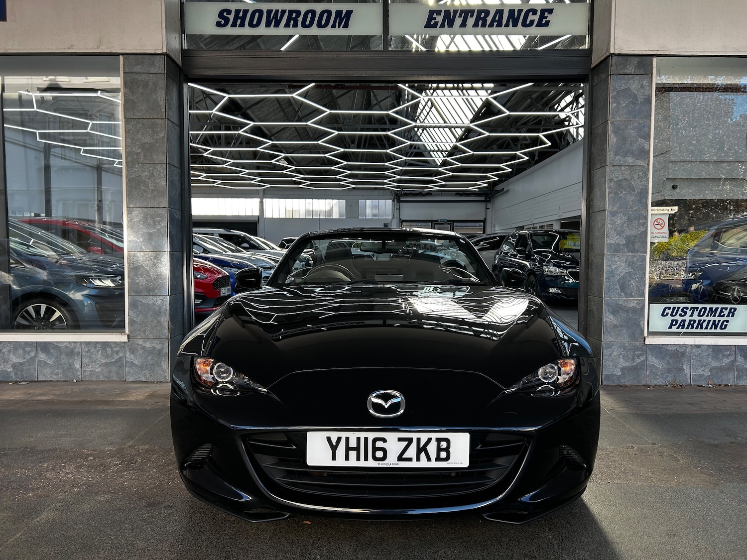 Used Mazda MX-5 2016 for sale - 76613478: Photo 2