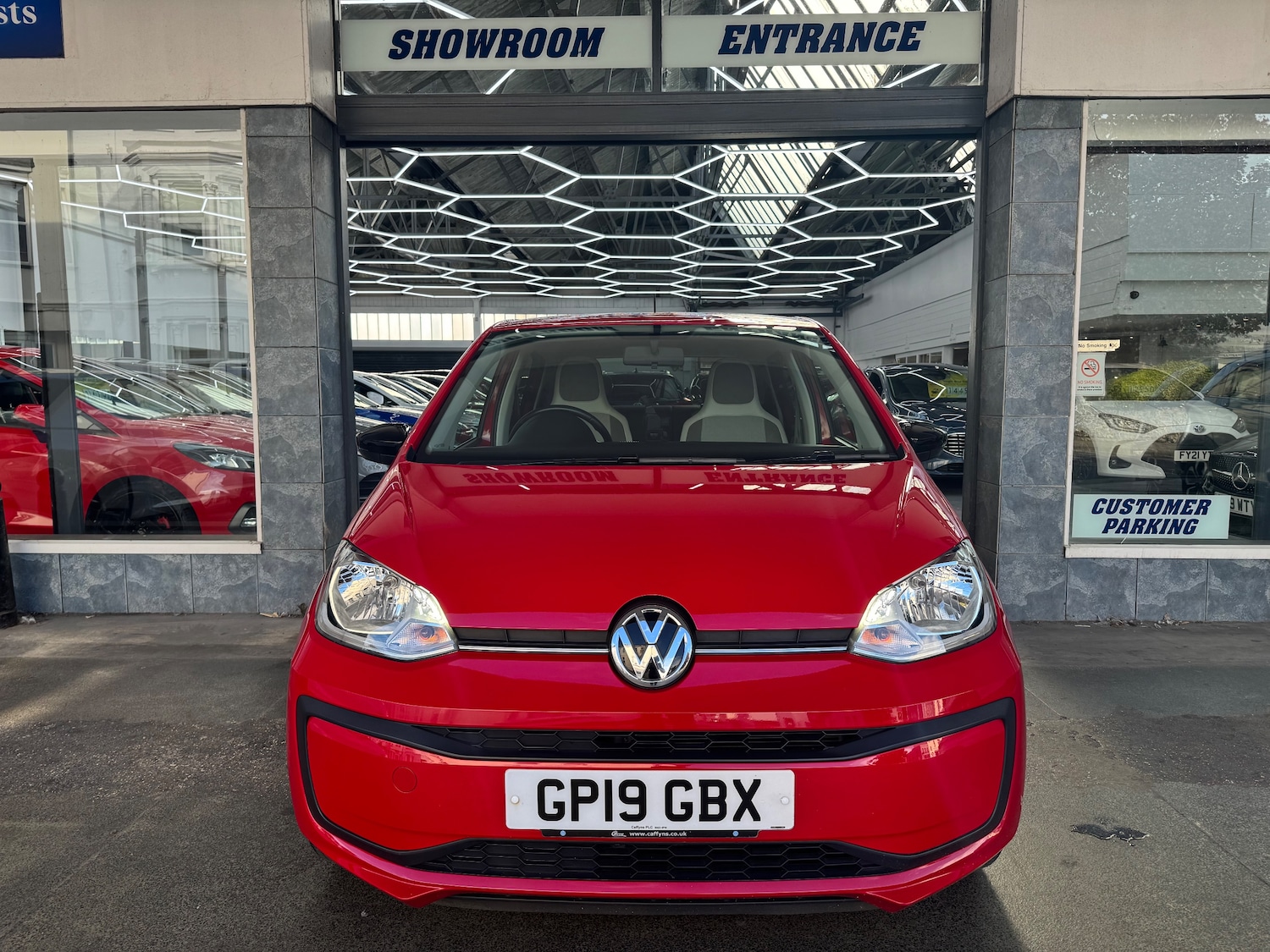 Used Volkswagen up! 2019 for sale - 76613473: Photo 2