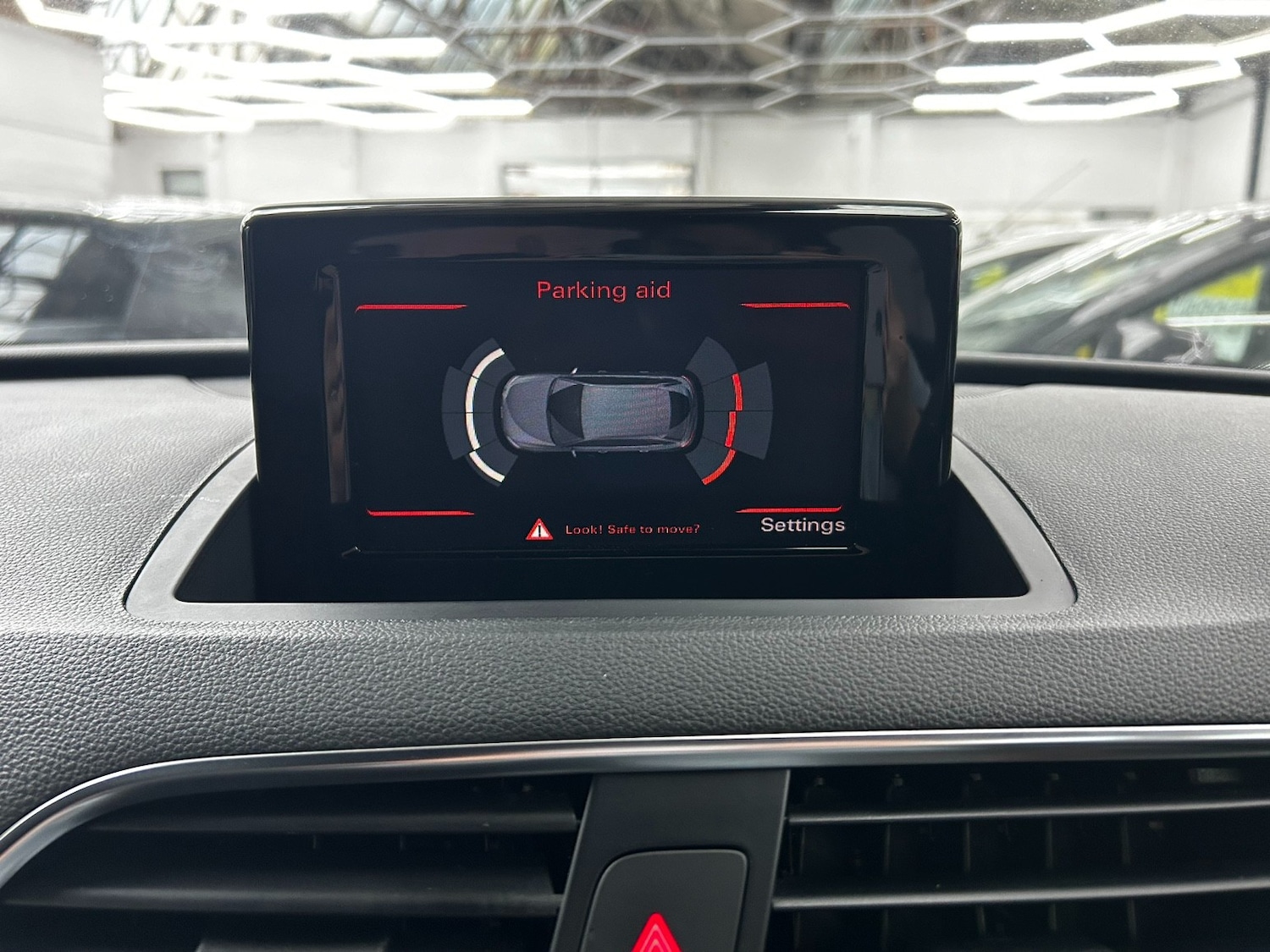 Used Audi Q3 2015 for sale - 76613472: Photo 14