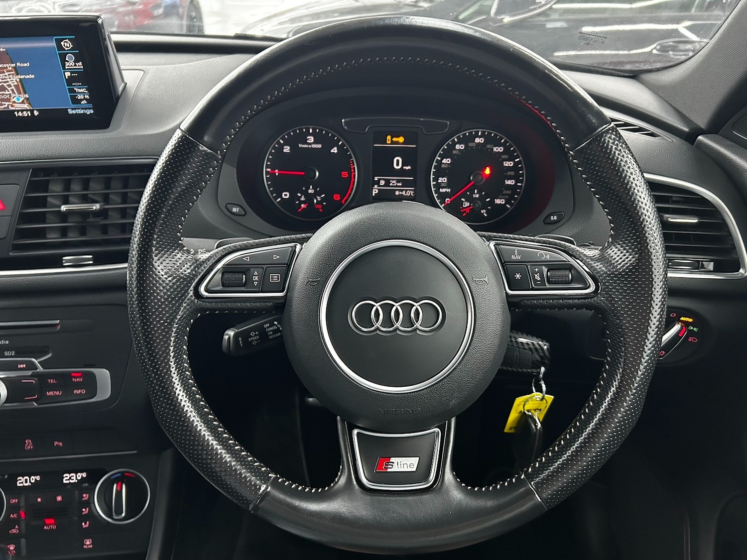 Used Audi Q3 2015 for sale - 76613472: Photo 4