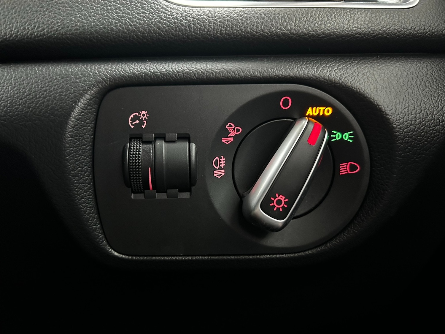 Used Audi Q3 2015 for sale - 76613472: Photo 8