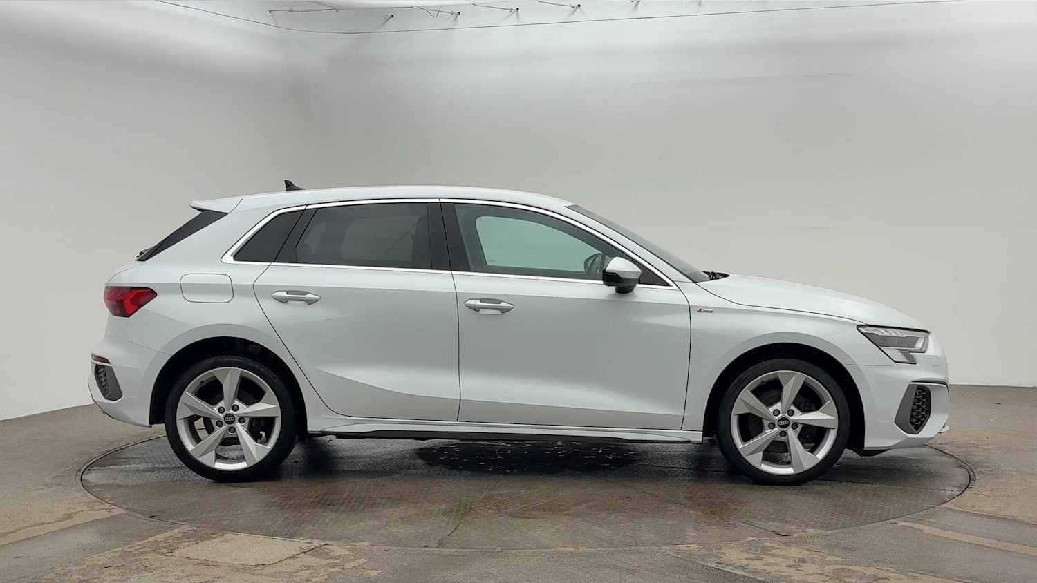 Used Audi A3 2020 for sale - 76760802: Photo 2