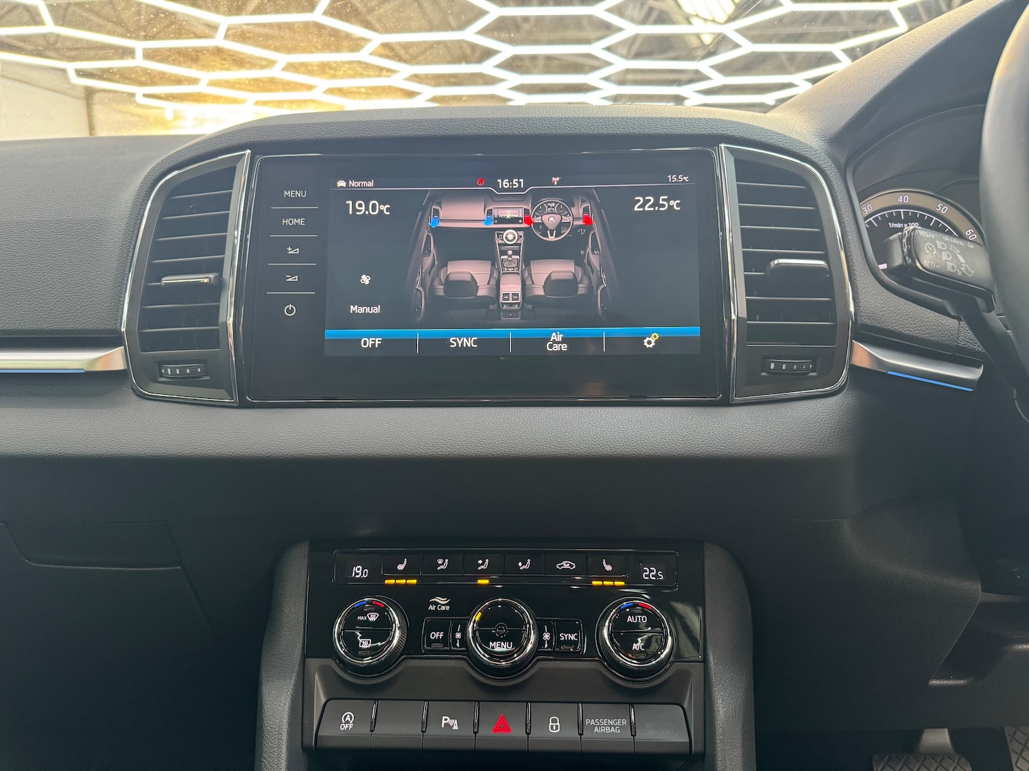 Used Skoda Karoq 2019 for sale - 76613486: Photo 23