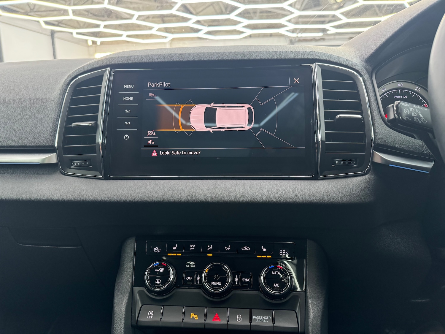 Used Skoda Karoq 2019 for sale - 76613486: Photo 26