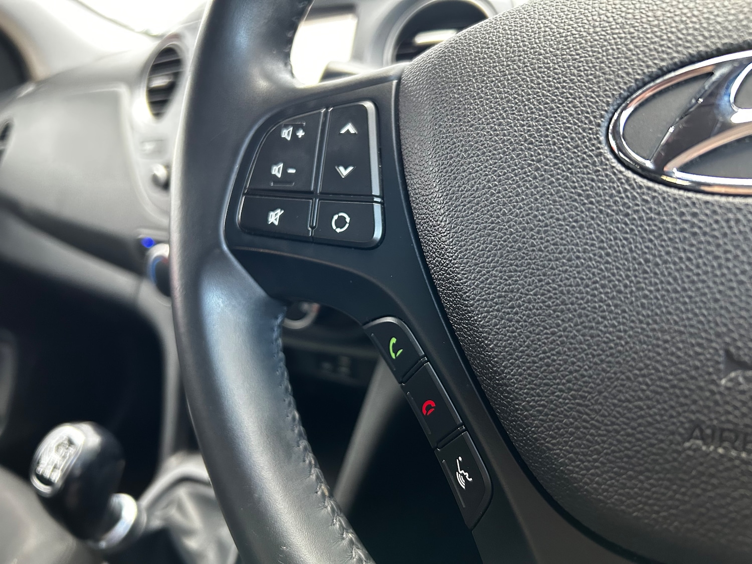 Used Hyundai i10 2019 for sale - 76613504: Photo 11