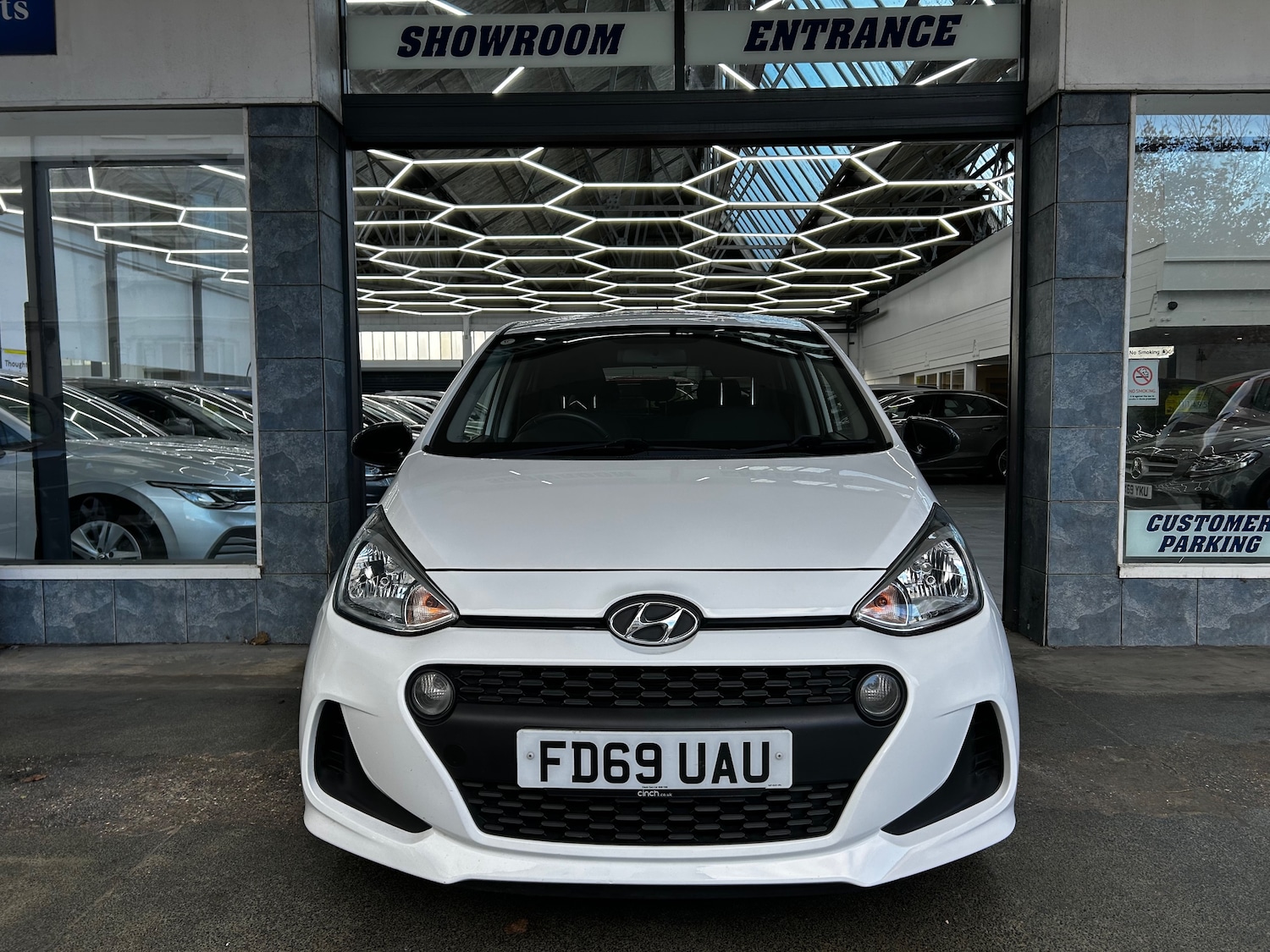 Used Hyundai i10 2019 for sale - 76613504: Photo 2