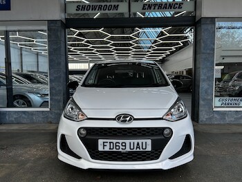 Used Hyundai i10 2019 for sale - 76613504: Photo