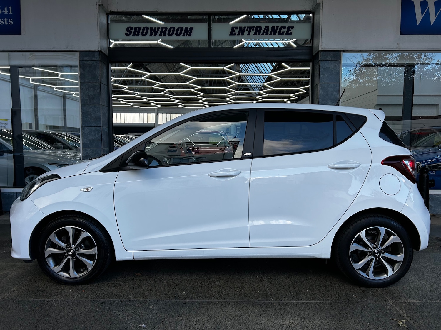 Used Hyundai i10 2019 for sale - 76613504: Photo 4