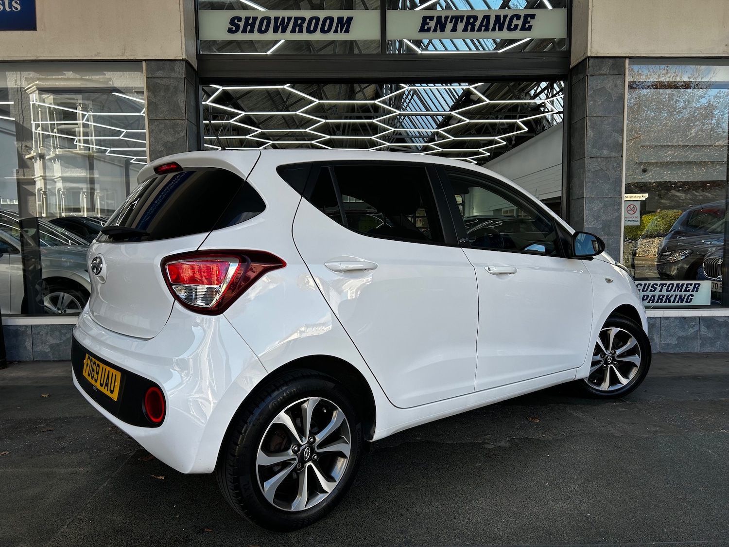 Used Hyundai i10 2019 for sale - 76613504: Photo 7