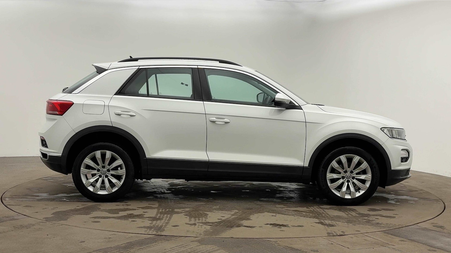 Used Volkswagen T-Roc 2020 for sale - 76613499: Photo 1
