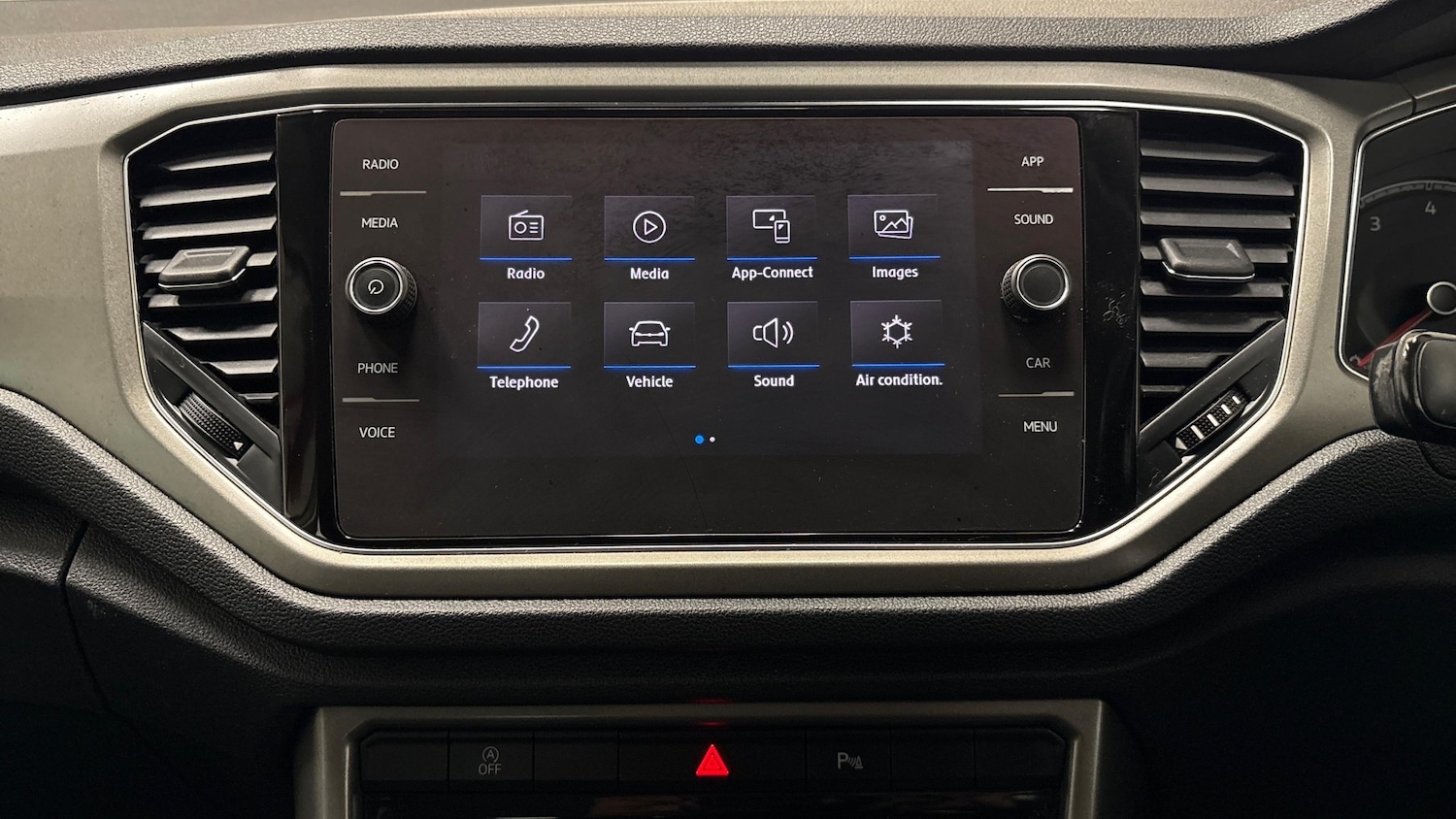 Used Volkswagen T-Roc 2020 for sale - 76613499: Photo 4