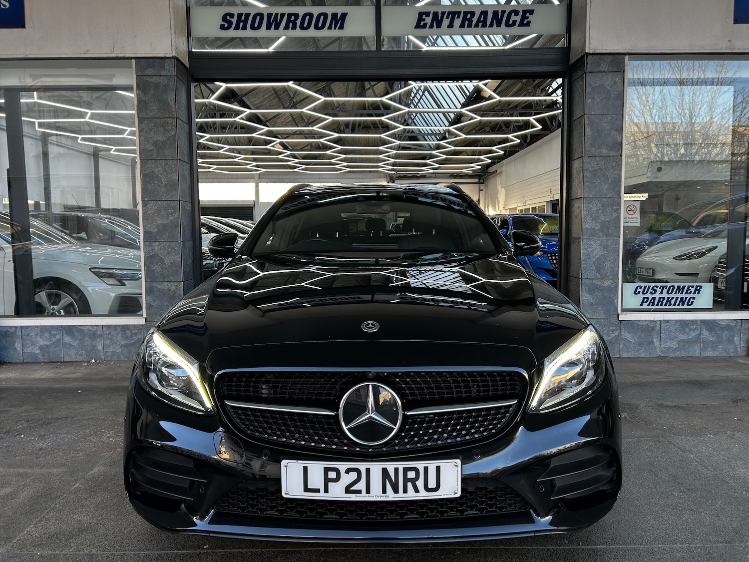 Used Mercedes-Benz C Class 2021 for sale - 77013968: Photo 2