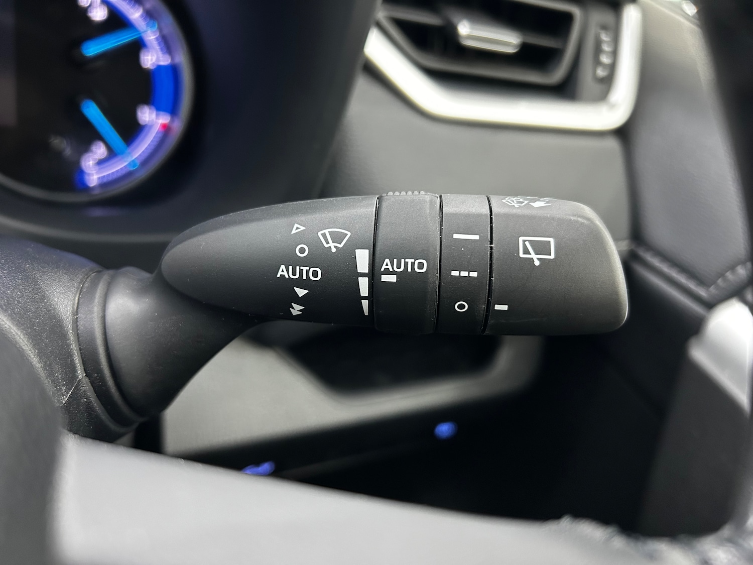 Used Toyota RAV4 2021 for sale - 76905182: Photo 15