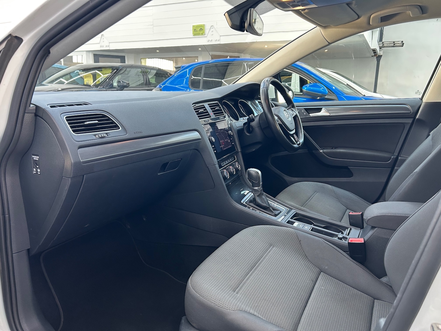 Used Volkswagen Golf 2018 for sale - 77703312: Photo 15