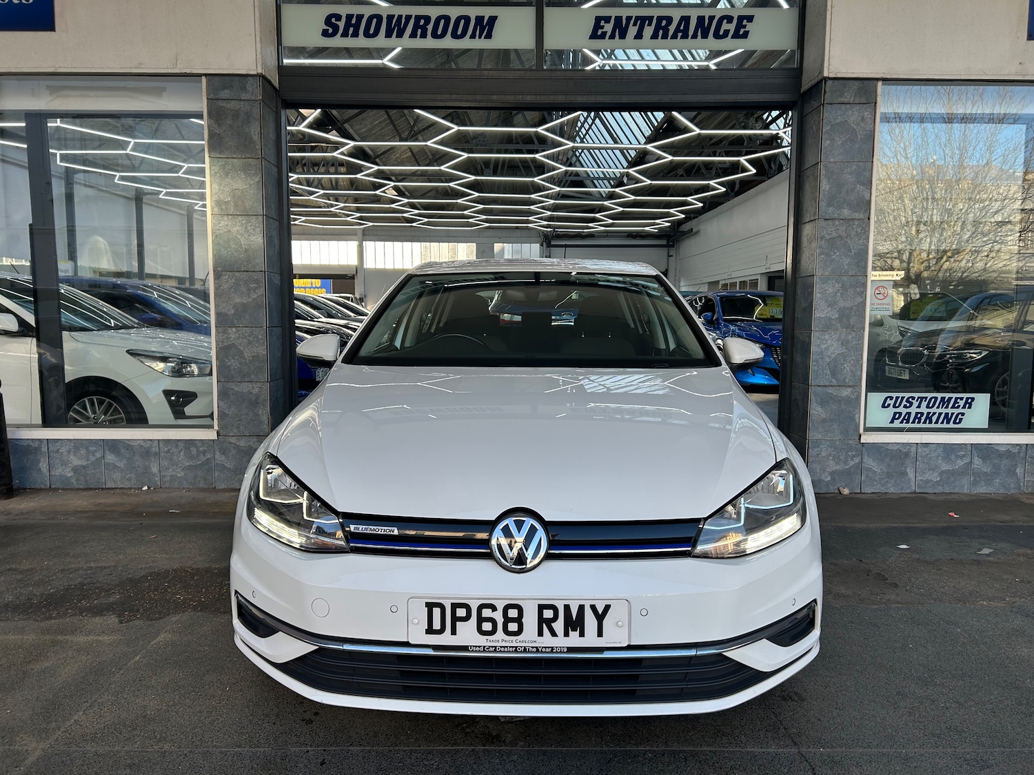 Used Volkswagen Golf 2018 for sale - 77703312: Photo 2