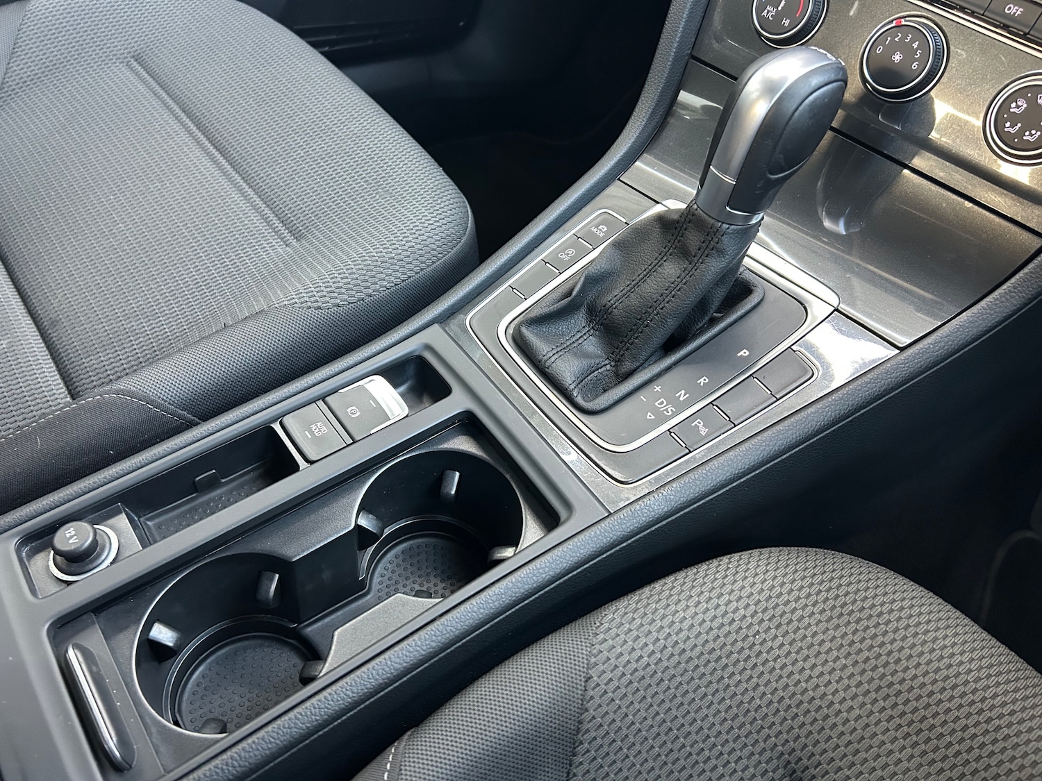 Used Volkswagen Golf 2018 for sale - 77703312: Photo 23