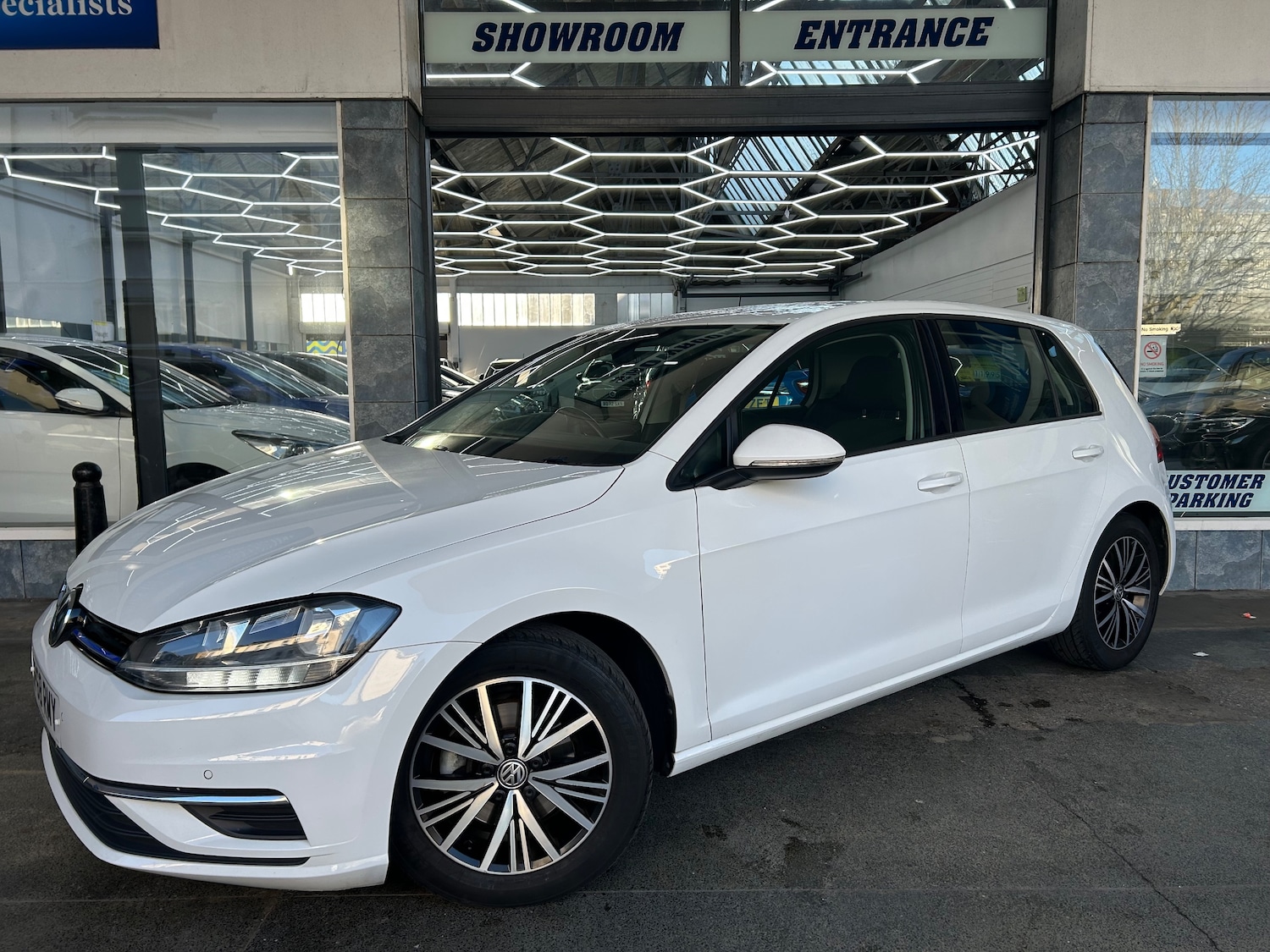 Used Volkswagen Golf 2018 for sale - 77703312: Photo 3