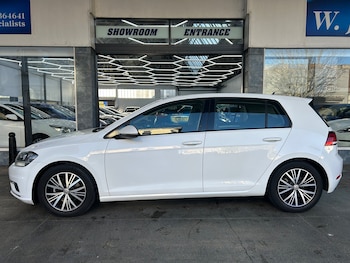 Used Volkswagen Golf 2018 for sale - 77703312: Photo