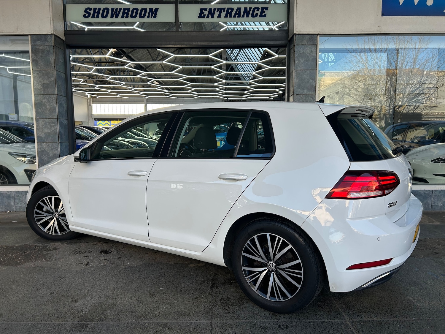 Used Volkswagen Golf 2018 for sale - 77703312: Photo 5