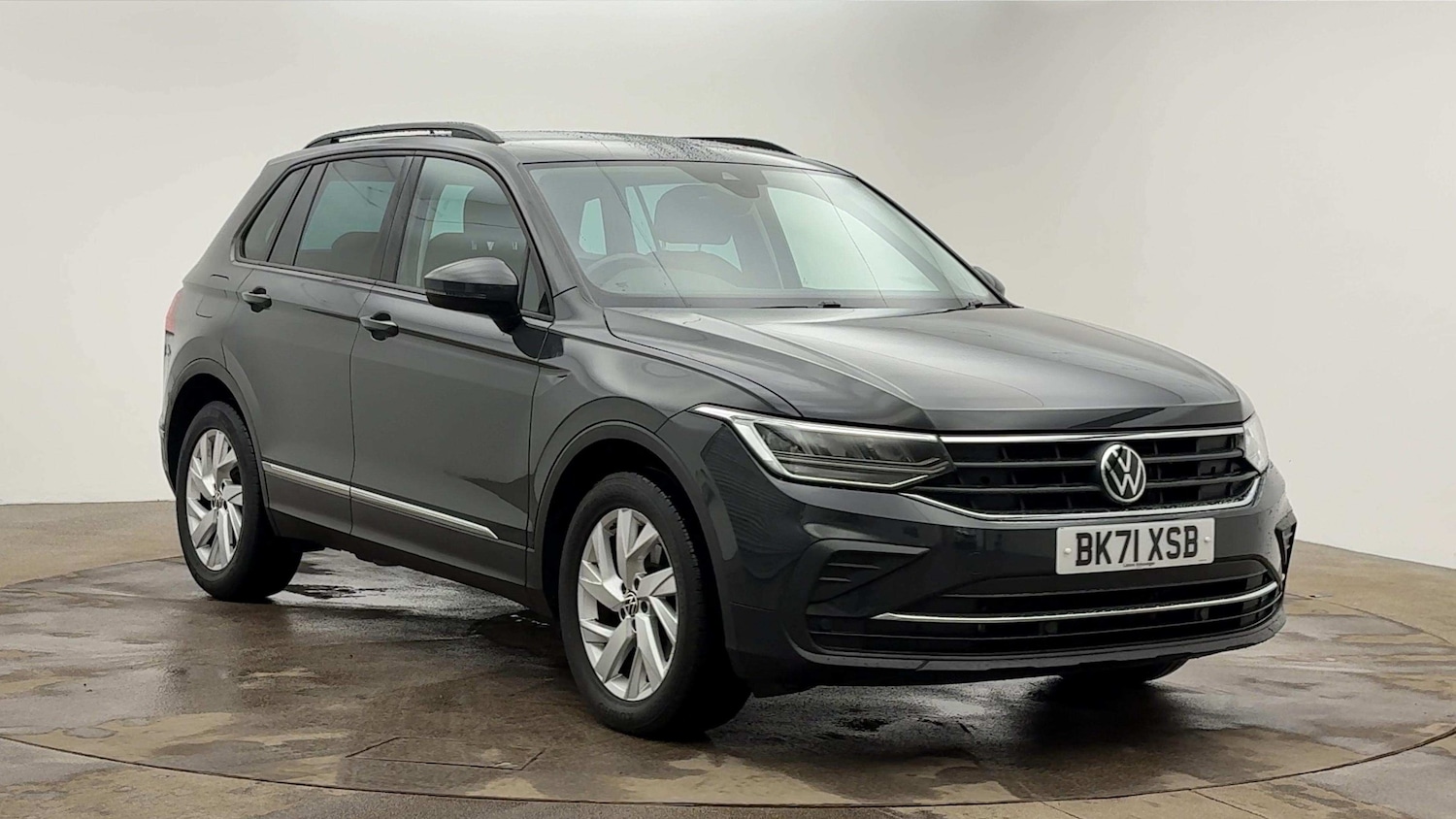 Used Volkswagen Tiguan 2021 for sale - 76613502: Photo 1
