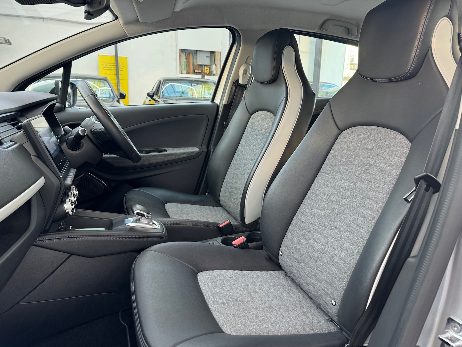 Used Renault Zoe 2021 for sale - 77287342: Photo 14