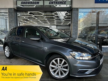 Used Volkswagen Golf 2017 for sale - 76613480: Photo