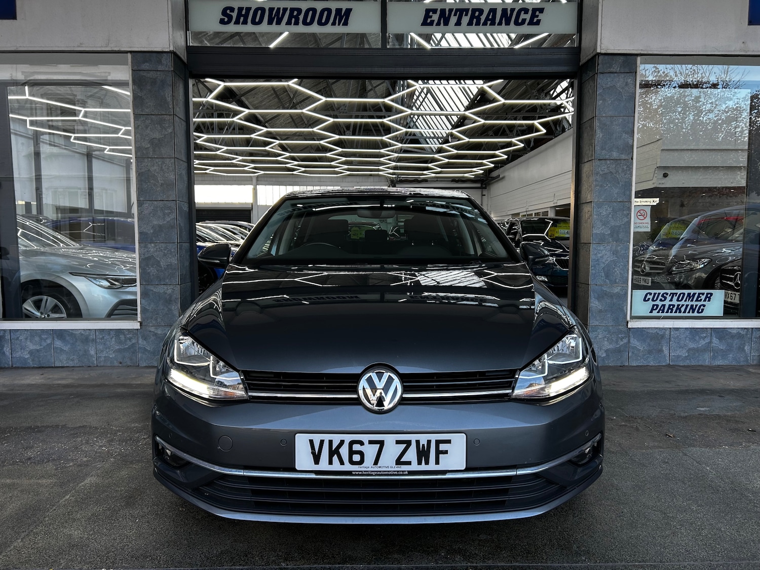 Used Volkswagen Golf 2017 for sale - 76613480: Photo 2