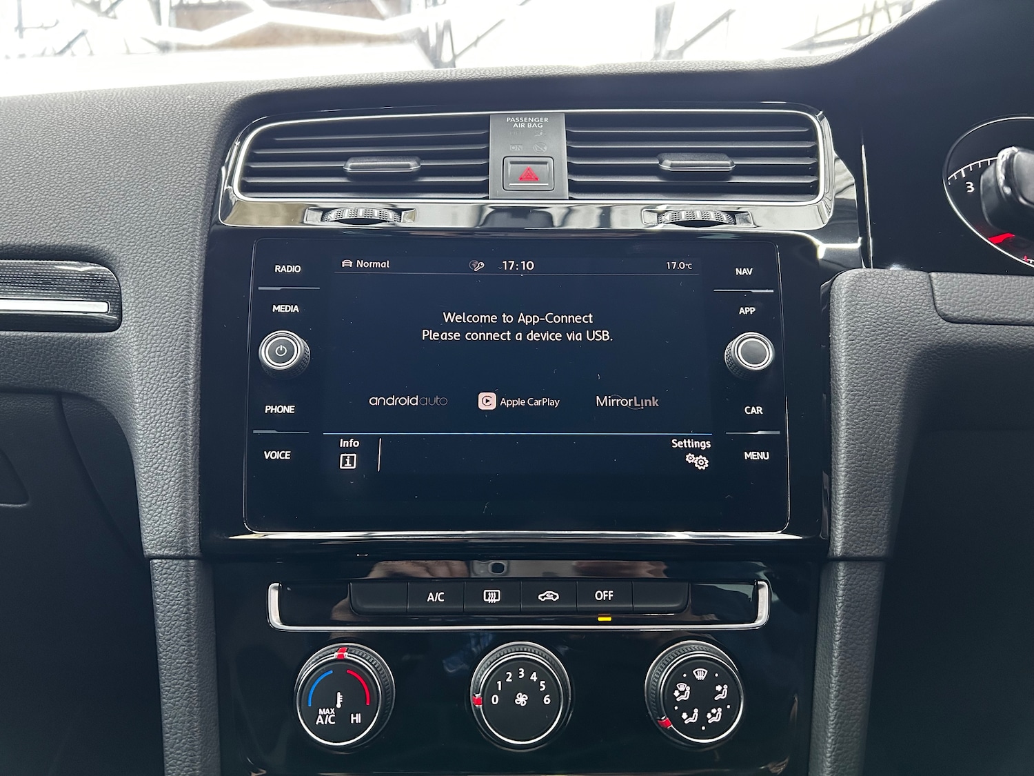 Used Volkswagen Golf 2017 for sale - 76613480: Photo 20