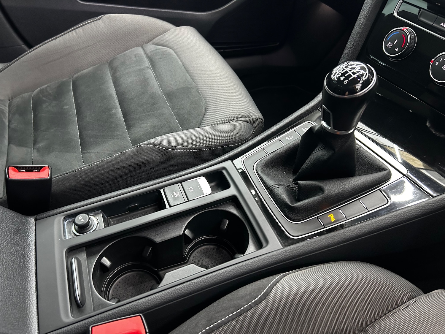 Used Volkswagen Golf 2017 for sale - 76613480: Photo 23