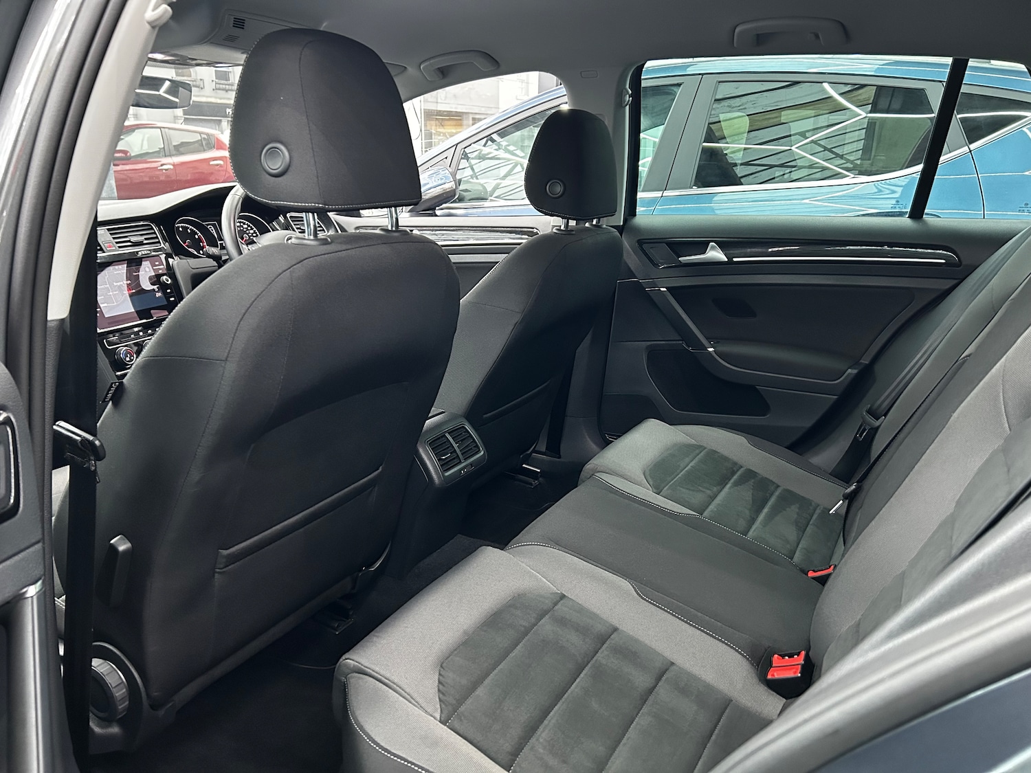 Used Volkswagen Golf 2017 for sale - 76613480: Photo 25